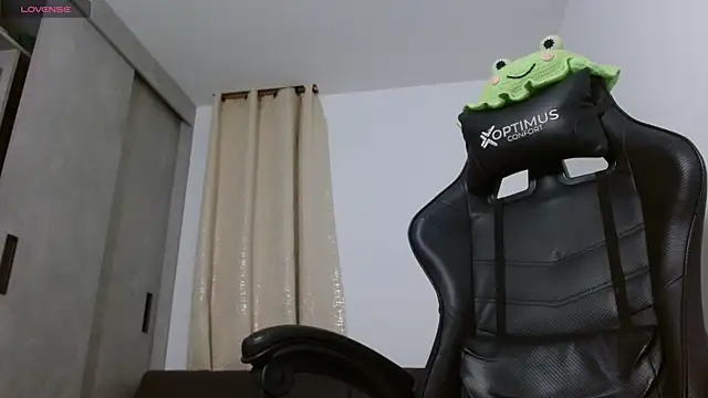 miss valery2 online show from April 17, 2:14 am