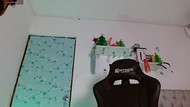 Snapshot of miss_valery2 chatting on March 6, 12:54 am miss valery2 online show from March 6, 12:54 am