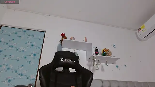 Snapshot of miss_valery2 chatting on September 12, 1:28 am miss valery2 online show from September 12, 1:28 am