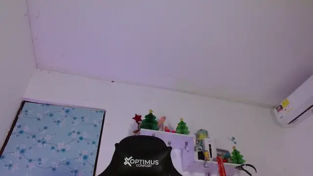 Snapshot of miss_valery2 chatting on March 10, 1:45 am miss valery2 online show from March 10, 1:45 am