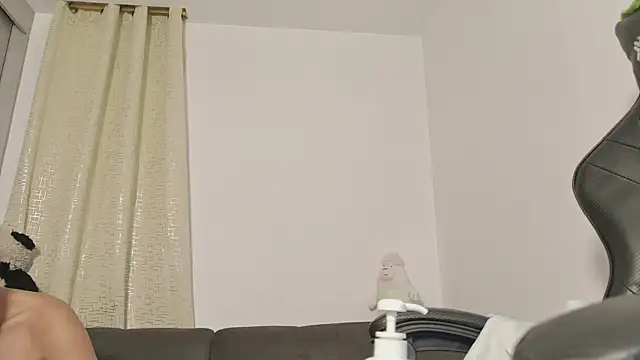 Snapshot of miss_valery2 chatting on June 10, 3:30 am miss valery2 online show from June 10, 3:30 am