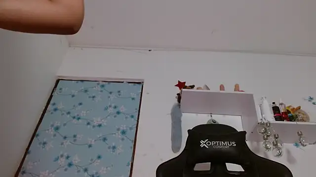 Snapshot of miss_valery2 chatting on September 16, 2:34 am miss valery2 online show from September 16, 2:34 am