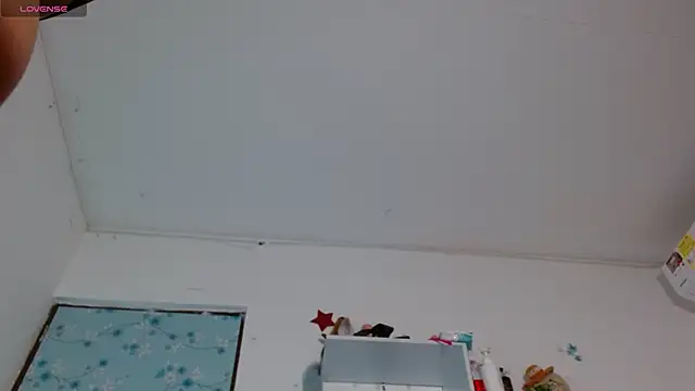 Snapshot of miss_valery2 chatting on October 11, 4:24 am miss valery2 online show from October 11, 4:24 am