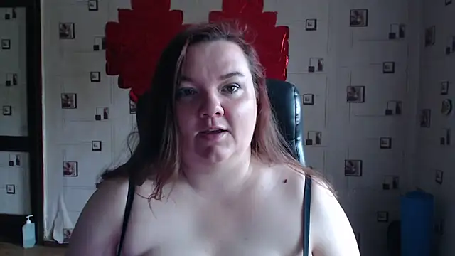 Snapshot of TasyaBigTTs chatting on September 20, 6:29 am TasyaBigTTs online show from September 20, 6:29 am