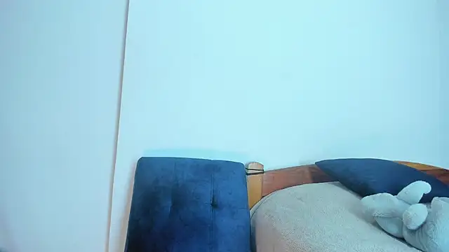 emiily15   online show from February 18, 6:15 pm