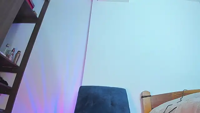 emiily15   online show from March 1, 4:47 am