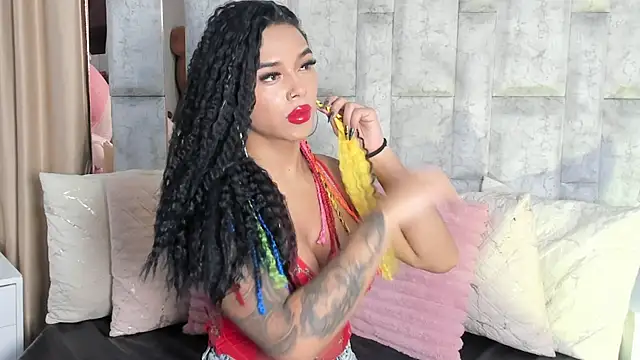 Snapshot of karol_noa chatting on October 17, 12:51 pm karol noa online show from October 17, 12:51 pm