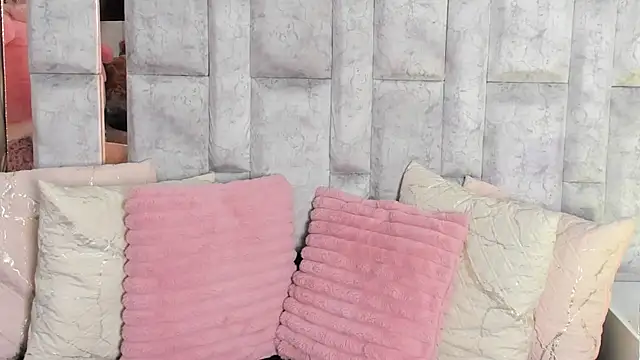 Snapshot of karol_noa chatting on October 13, 11:34 am karol noa online show from October 13, 11:34 am