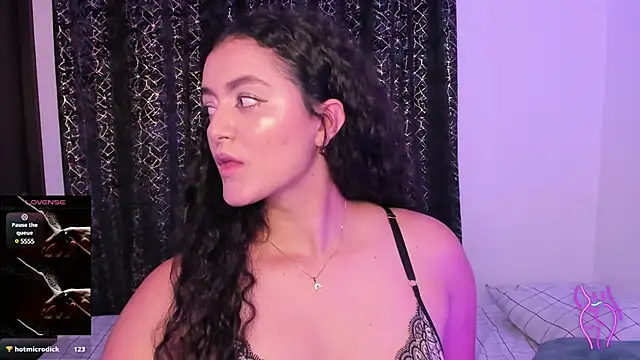 Snapshot of Adhara-zanne chatting on March 5, 4:45 am Adhara-zanne online show from March 5, 4:45 am