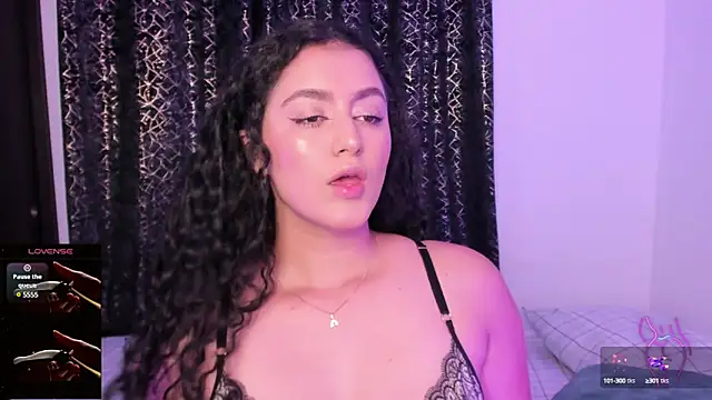 Snapshot of Adhara-zanne chatting on March 5, 1:42 am Adhara-zanne online show from March 5, 1:42 am