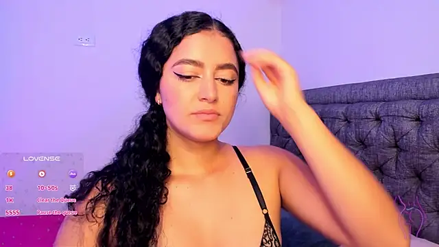 Snapshot of Adhara-zanne chatting on November 17, 9:13 am Adhara-zanne online show from November 17, 9:13 am