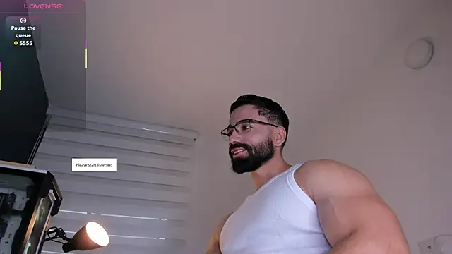 Snapshot of edrick_walton1 chatting on June 5, 11:27 am edrick walton1 online show from June 5, 11:27 am