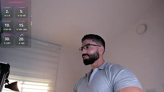 Snapshot of edrick_walton1 chatting on June 16, 11:32 am edrick walton1 online show from June 16, 11:32 am