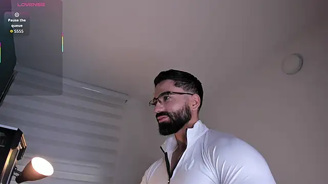 Snapshot of edrick_walton1 chatting on June 10, 12:06 pm edrick walton1 online show from June 10, 12:06 pm