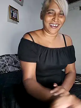 Snapshot of Goodgirlsue_77 chatting on June 7, 5:51 pm Goodgirlsue 77 online show from June 7, 5:51 pm
