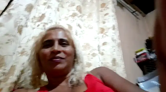 Snapshot of Goodgirlsue_77 chatting on March 3, 6:46 pm Goodgirlsue 77 online show from March 3, 6:46 pm