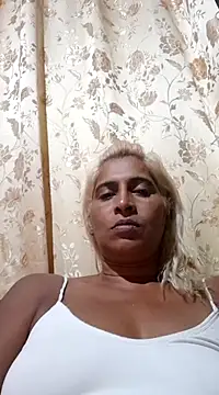 Snapshot of Goodgirlsue_77 chatting on March 10, 7:29 pm Goodgirlsue 77 online show from March 10, 7:29 pm