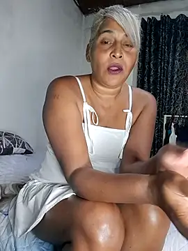 Snapshot of Goodgirlsue_77 chatting on June 10, 2:18 pm Goodgirlsue 77 online show from June 10, 2:18 pm