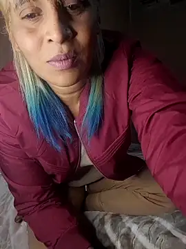 Snapshot of Goodgirlsue_77 chatting on September 27, 10:49 pm Goodgirlsue 77 online show from September 27, 10:49 pm