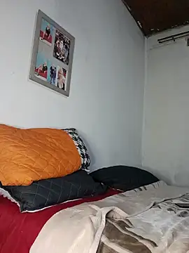 Goodgirlsue 77 online show from November 24, 6:30 pm