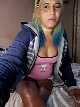 Snapshot of Goodgirlsue_77 chatting on October 5, 9:38 pm Goodgirlsue 77 online show from October 5, 9:38 pm
