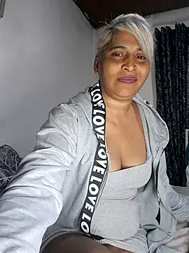 Snapshot of Goodgirlsue_77 chatting on June 19, 12:44 pm Goodgirlsue 77 online show from June 19, 12:44 pm