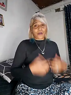 Snapshot of Goodgirlsue_77 chatting on June 9, 11:55 am Goodgirlsue 77 online show from June 9, 11:55 am