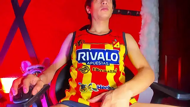 LilOwen  online show from April 6, 5:14 pm