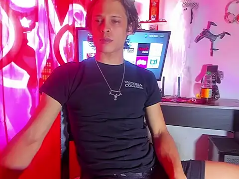 LilOwen  online show from June 12, 8:28 pm