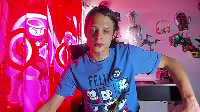 LilOwen  online show from June 21, 6:03 pm
