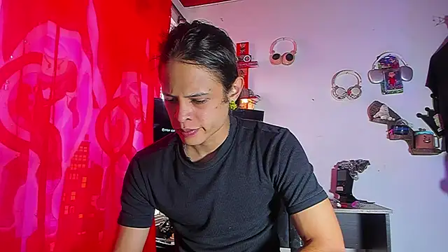 LilOwen  online show from July 12, 5:47 pm