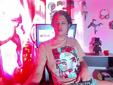 LilOwen  online show from June 13, 7:45 pm