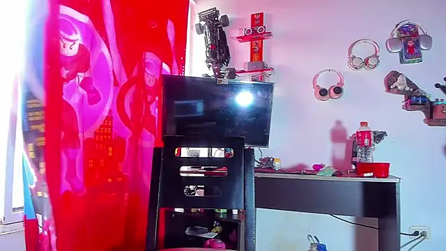 LilOwen  online show from July 18, 6:38 pm