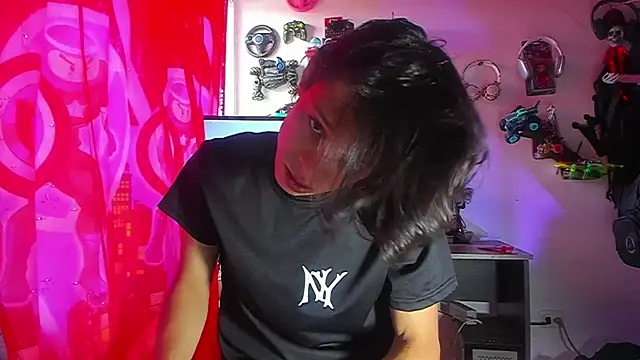 LilOwen  online show from June 17, 7:57 pm
