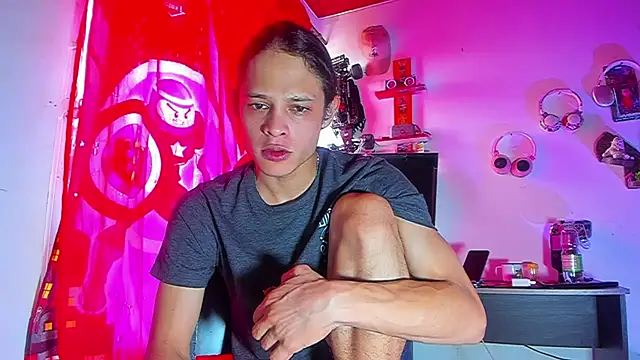 LilOwen  online show from June 29, 5:23 pm