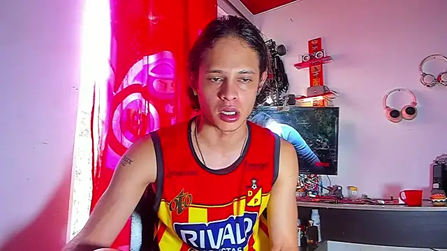 LilOwen  online show from July 19, 4:15 pm