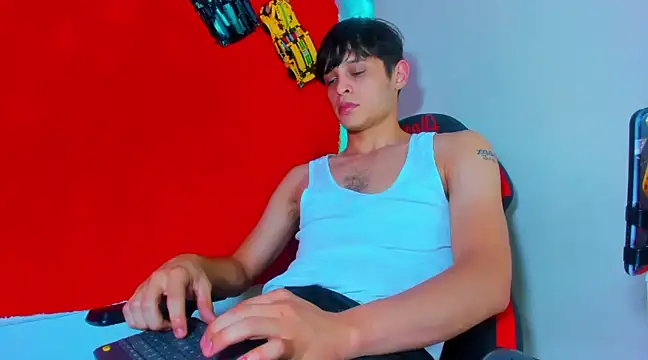 LilOwen  online show from March 8, 2:45 am