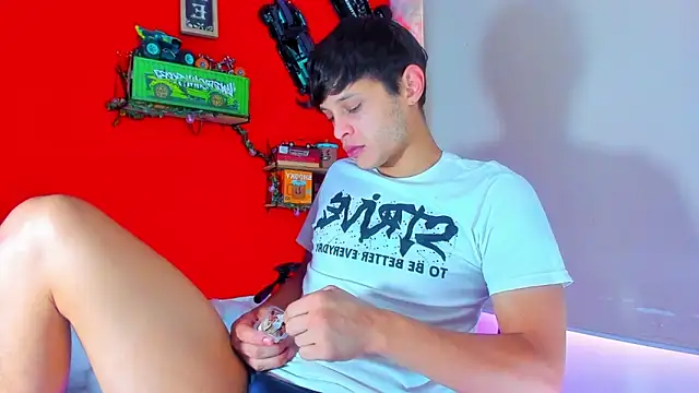 LilOwen  online show from October 9, 6:30 pm