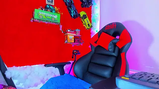 LilOwen  online show from October 17, 7:04 pm