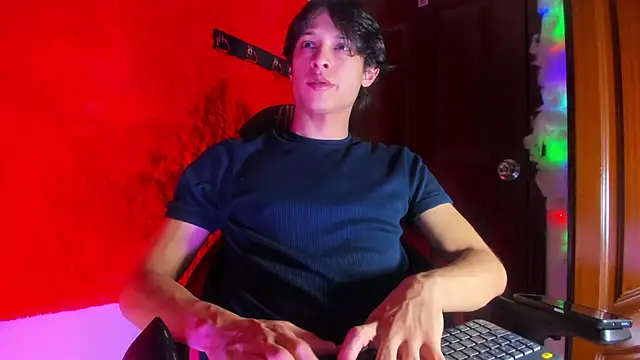 LilOwen  online show from February 20, 5:59 pm