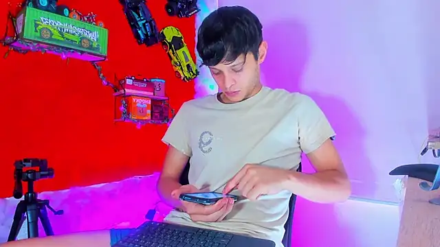 LilOwen  online show from October 10, 7:15 pm