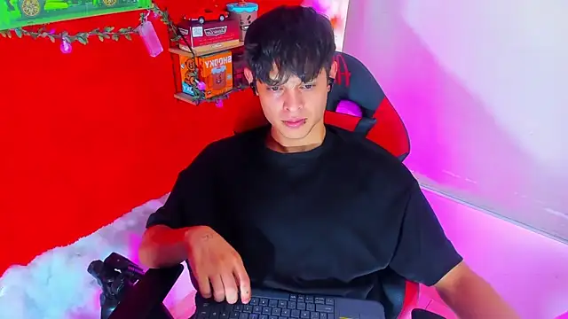 LilOwen  online show from September 21, 6:13 pm