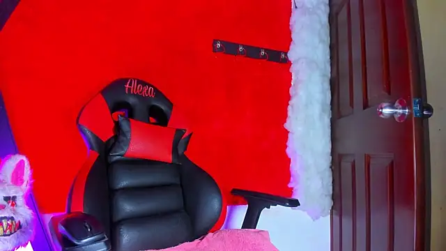 LilOwen  online show from March 28, 5:47 pm