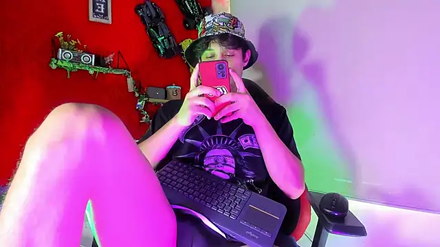 LilOwen  online show from November 21, 6:40 pm