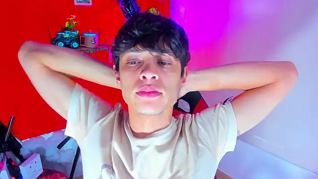 LilOwen  online show from November 10, 7:30 pm