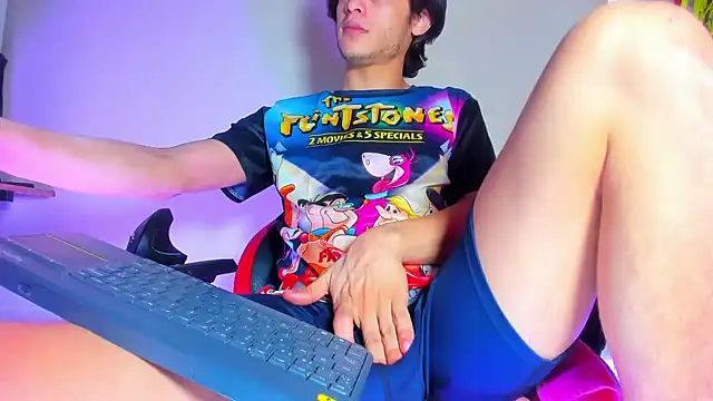 Snapshot of LilOwen_ chatting on May 12, 6:14 pm LilOwen online show from May 12, 6:14 pm