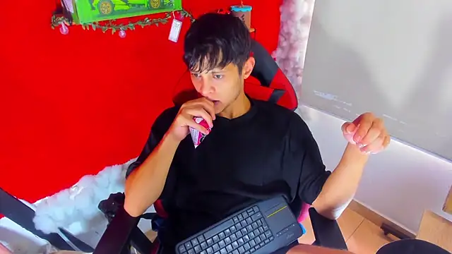 LilOwen  online show from September 14, 7:03 pm