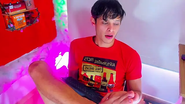 LilOwen  online show from September 26, 8:16 pm