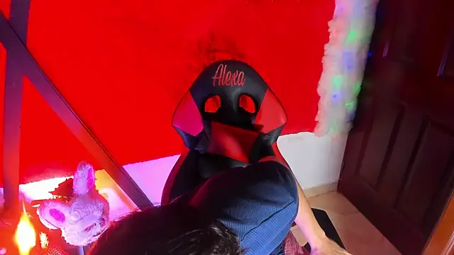 LilOwen  online show from February 16, 6:39 pm