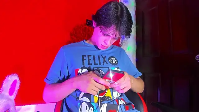 LilOwen  online show from February 12, 5:23 pm